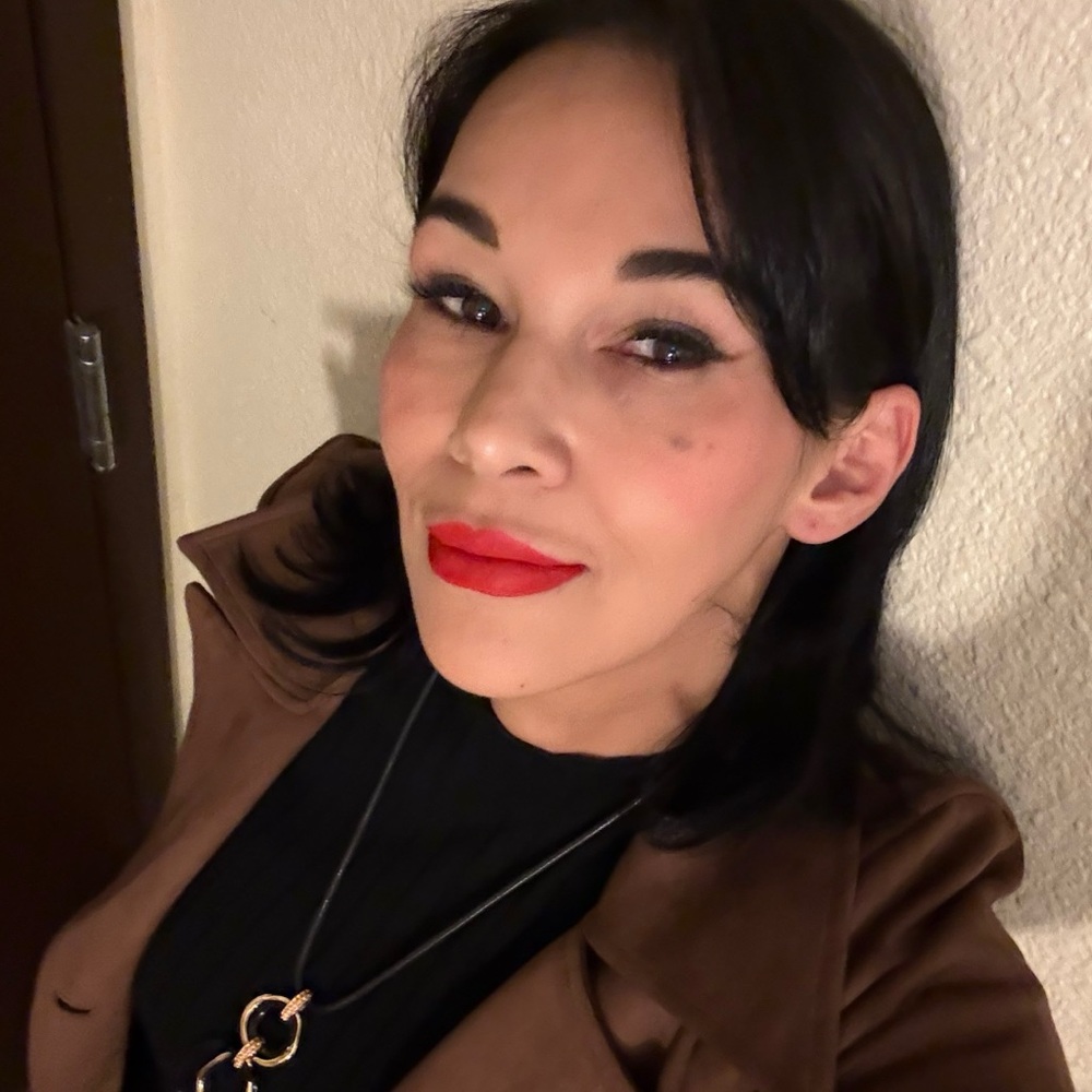 Meet your Posher, Gina
